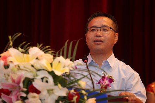 图九:新华教育集团总裁张明致辞.jpg