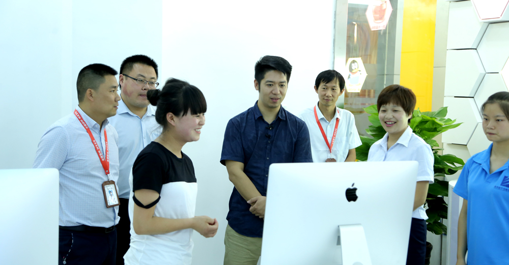 ŰŰ˹--̽UIʦĳɳ֮·