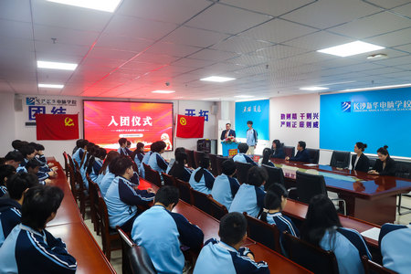 �ഺ���򵳣��ܽ������� ���� ��ɳ�»���������Ա������ʽ