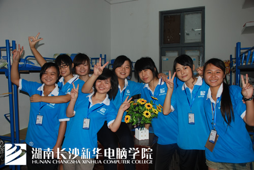 “我们都是好姐妹!”.jpg