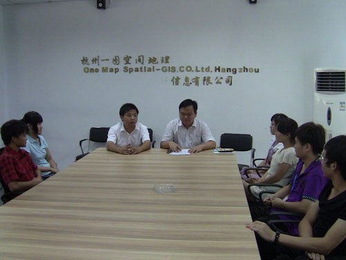 外省企业前来“招贤纳士”.jpg