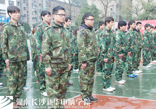 5.严谨规范的站立训练.jpg