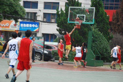 上篮的瞬间.jpg
