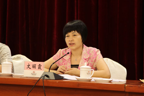 2市人社局文局长发表讲话.jpg