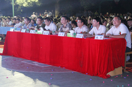 1学院领导出席本次晚会.jpg
