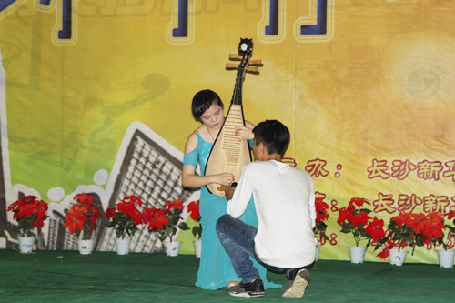 上篮的瞬间 胡诗.jpg