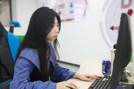 1776330278379577.jpg ES7A9544.jpg