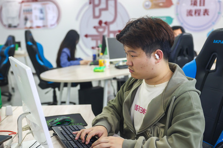 1776330286139913.jpg ES7A9570.jpg